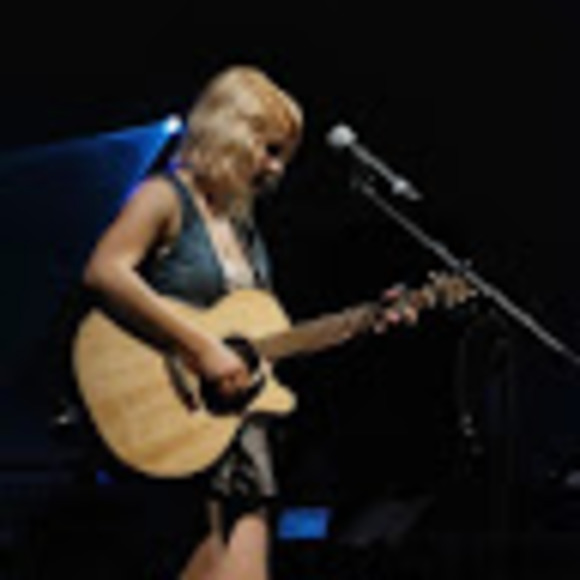 Meet your Posher, Audrey - Picture 1 of 1